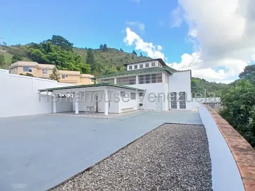 Espectacular Casa En La Parte Alta De La Trinidad
