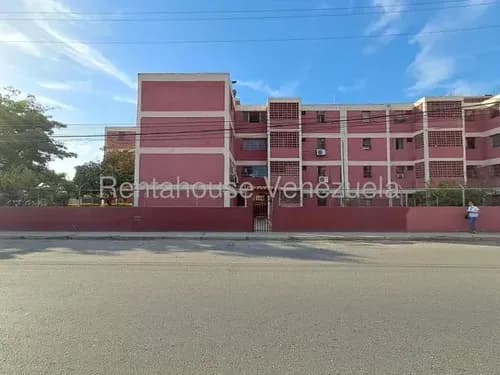 Yolmar Mendoza Vende Amplio Y Fresco Apartamento Al Oeste De Barquisimeto, Cód. 26-13464,combina Tranquilidad Y Comodidad , Ideal Para Disfrutar En Familia.