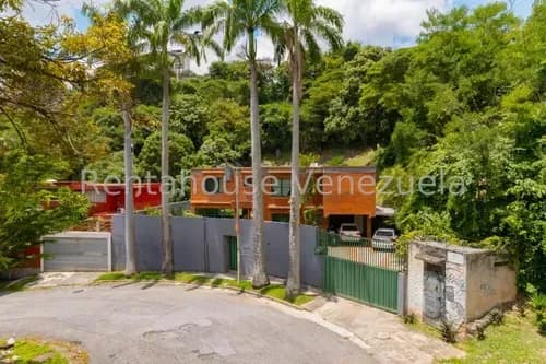 Hermosa Propiedad En Caurimare Calle Cerrada 25-3276