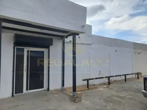 La-547 Local Villa Las Carmelias Sector 23 De Enero Avenida Ollarvides Punto Fijo Falcon