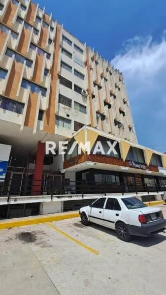 ALQUILO OFICINA EN EDIFICIO SIGMA AV- BELLA VISTA