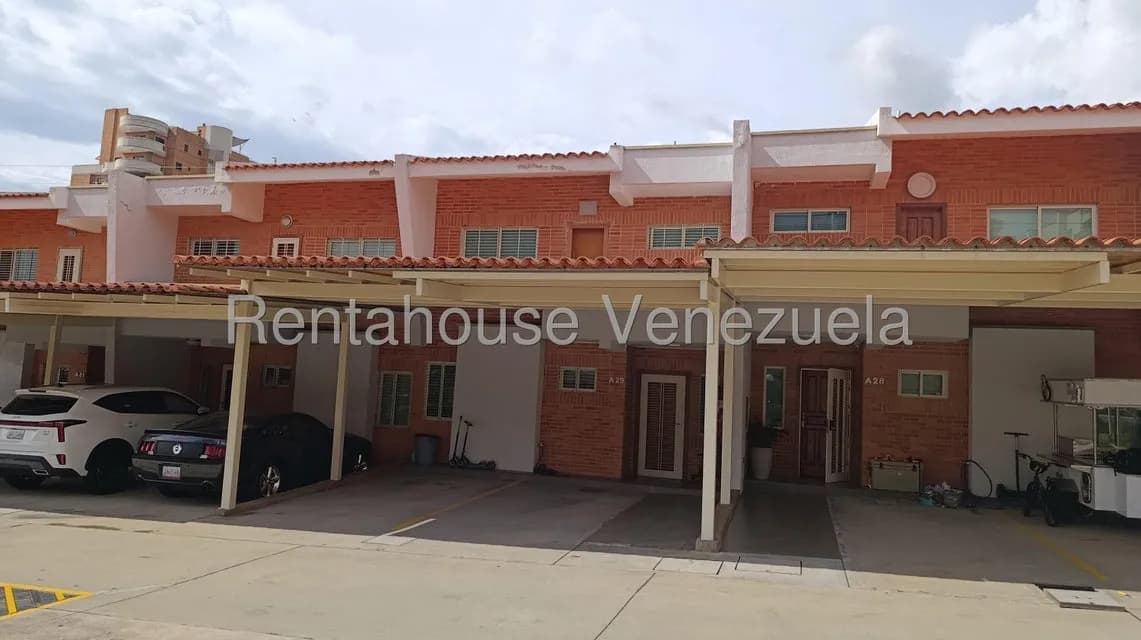 Townhouse (Duplex) en Venta en Trigal Norte, Carabobo