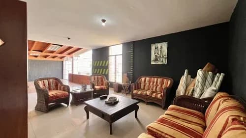 Casa + Terreno En Pueblo Nuevo, Sector Polígono De Tiro