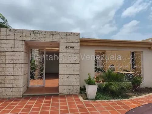 Adl. Hermosa Y Amplia Casa Amoblada En Alquiler Urb. El Portal Maracaibo