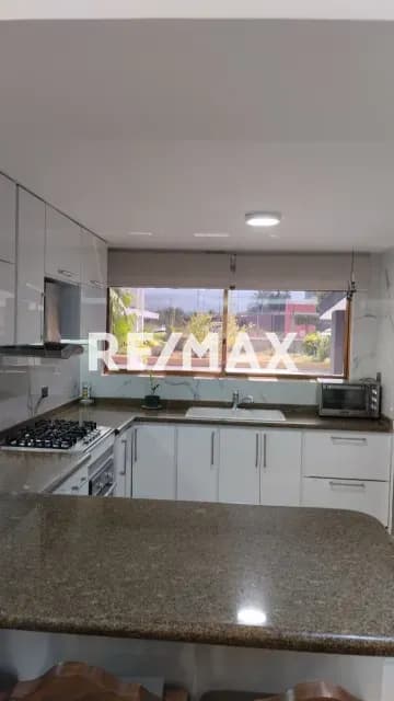 ALQUILO CASA BOTE B