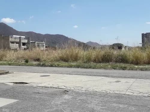 En Venta Parcela En Jardin Mañongo 06-07