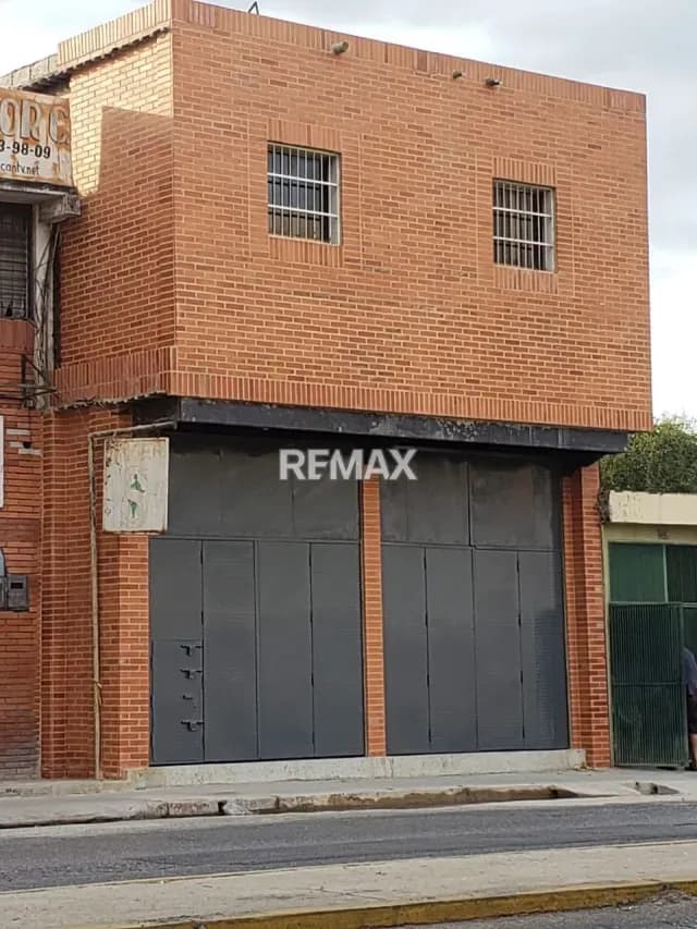 LOCAL EN ALQUILER AV AYACUCHO