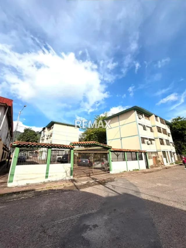 SE ALQUILA APARTAMENTO EN LA UNIDADA VECINAL