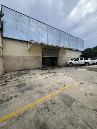 Np Venta De Galpón Comercial En Esquina Av Industrial Código 310150