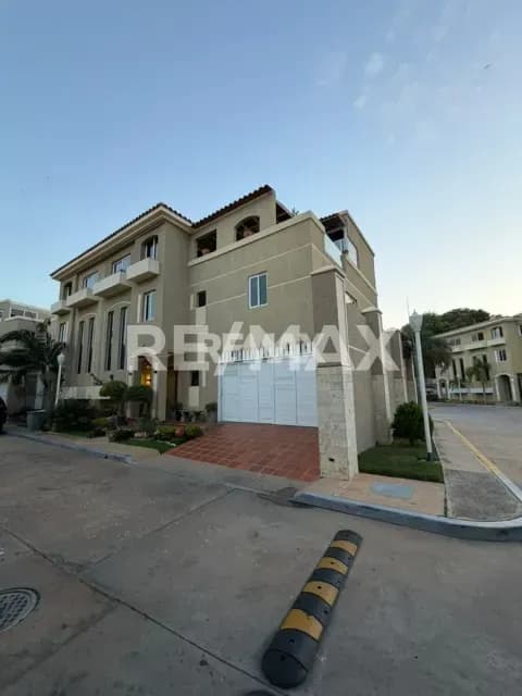 Villa Cabo Norte en venta