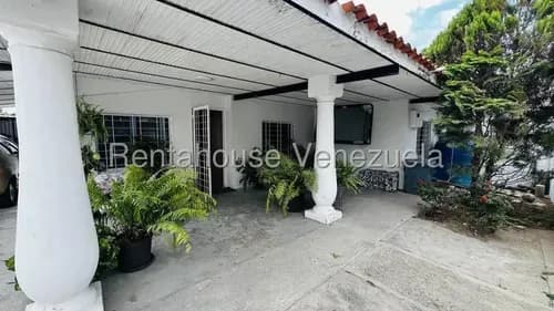 Casa Amplia Con Terreno Desarrollar En Maracay 26-17109 Gbf