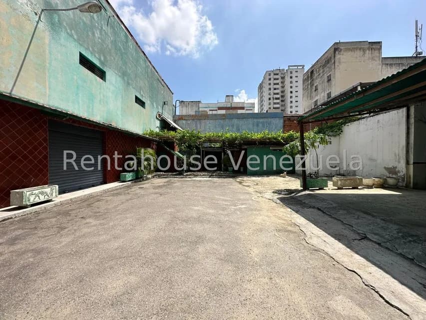 Comercial (Estacionamiento) en Venta en Zona Centro, Aragua