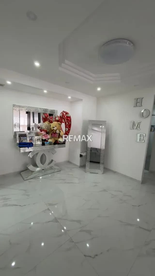APARTAMENTO EN VENTA PISO BAJO. REMODELADO. LISTO PARA LA FIRMA
