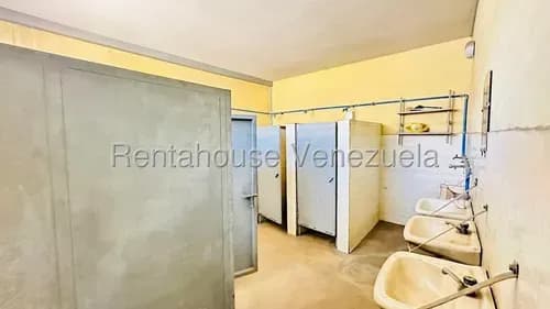 Mehilyn Perez Vende Galpón De 1000m2 Con Área De Carga Y Oficinas En La Zona Industrial 1 Barquisimeto,lara