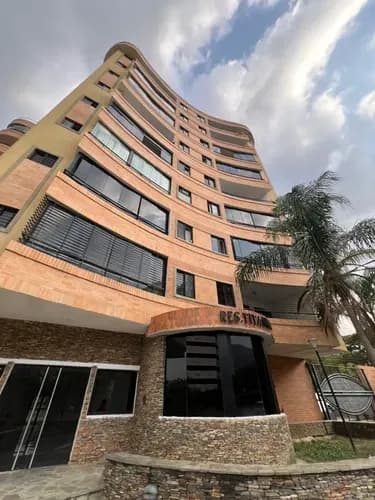 Apartamento En Venta: El Parral Residencias Titania Planta Total Vl-sk