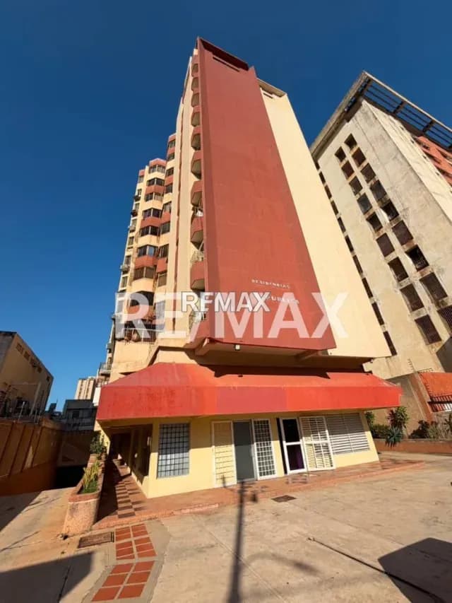 Oficina en Alquiler, Av. 3H