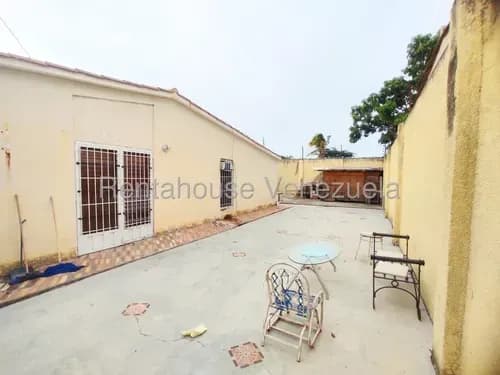 *al/casa Lista Para Firmar En Zona Exclusiva De Cabudare En Venta El Recreo Lara, Venezuela, Cod. # 26-20127 /3 D/ 3 B/ 223 M2