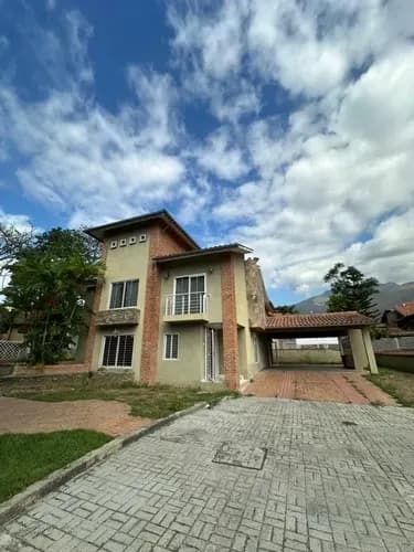 En Venta Hermosa Y Espaciosa Villa Totalmente Remodelada Y Lista Para Habitar! San Diego Res. Villas San Diego Country Club, La Cumaca - 495m2 De Terreno Y 400m2 Construccion Gavip