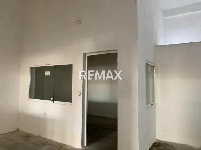 LOCAL COMERCIAL TIPO GALPÓN EN VENTA