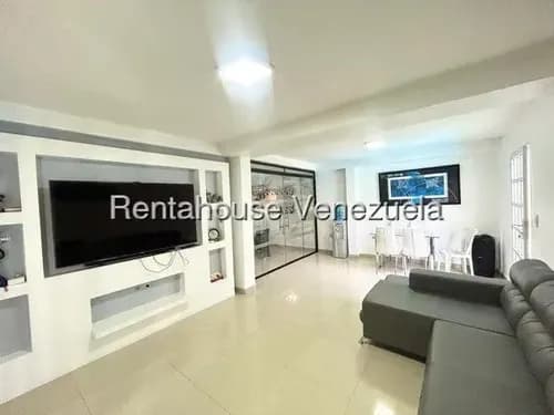 Naudy Escalona & Maribel Morillo Asesores Inmobiliarios De Rentahouse Venden Confortable Y Estupenda Casa Dúplex En Zona Av Ribereña Cabudare 26-19707 Lara