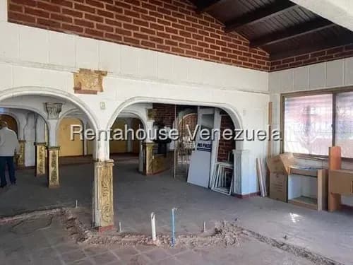Casa Comercial En Alquiler En Zona Centrica Yh