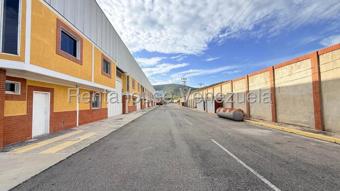 Comercial (Galpon - Deposito) en Venta en Zona Industrial 2, Lara