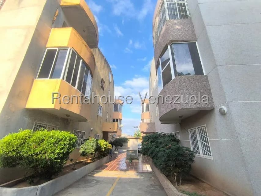 Apartamento (1 Nivel) en Alquiler en Ziruma, Zulia