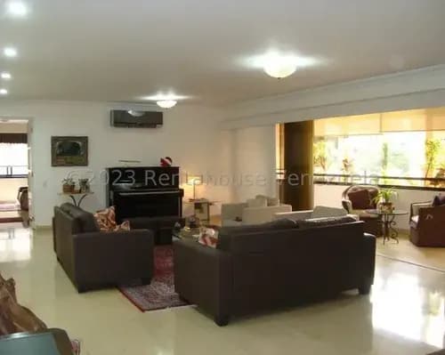 Tn Mls #25-21180 Con Pozo En Exclusivo Edificio
