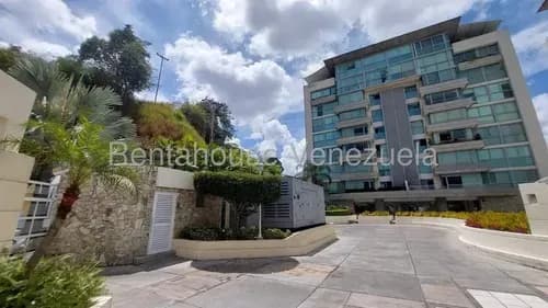 Penthouse ( 2 Niveles / Amoblado / Remodelado / Equipado ) ) Alquiler Lomas De Las Mercedes ( Resd. Altozano ) Mls - 26-15476
