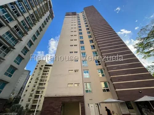 Hermoso Apartamento En Campo Alegre , Edificio Exclusivo , Piscina , Gym , Hermosa Vista, 2 Hab, 2 Baños ( Abstenerse Asesores Inmobiliarios )26-17611