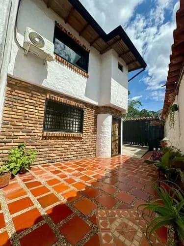 Hermosa Casa En Altos De Paramillo