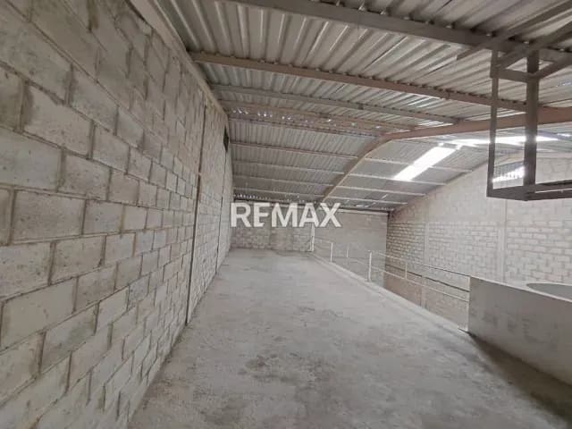 EN ALQUILER GALPON DE 365 M2 EN FARINACHI LA MORITA I
