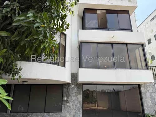 Casa En Venta En La Floridad Tipo Townhouse Semiremodelado En Excelentes Condiciones Oportunidad / Rf