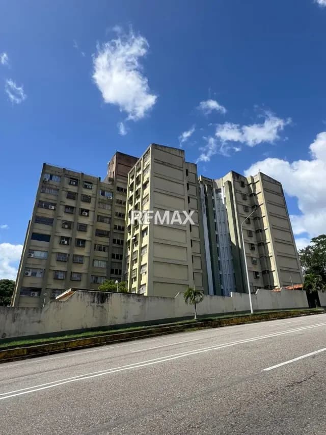 APARTAMENTO en el Conjunto Residencial Los Kioskos Edificio La Ceiba