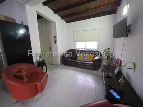 Daniela Linarez Vende Linda Casa Con 2 Habitaciones, 2 Baños, Cocina Integrada A La Sala, Tanque Subterráneo, Conjunto Privado El Valle Cabudare