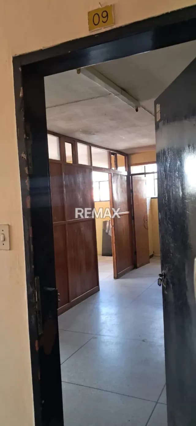 Se alquila oficina de 50 metros cuadrado zona centro de Maracay