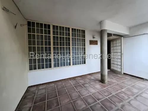 Bello Apartamento En Alquiler, Amoblado, Piso Bajo, El Castaño, Maracay, Estado Aragua, 26-19418 Gf.