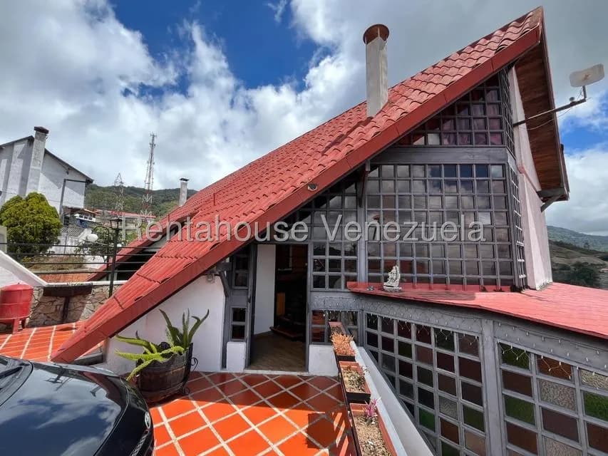 Casa (Multipes Niveles) en Venta en La Colonia Tovar, Aragua