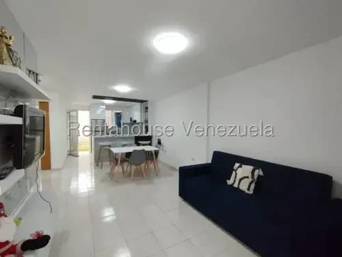 Ana Karina Molleja Vende Acogedora Casa En Av. Intercomunal Cabudare-lara, Akm