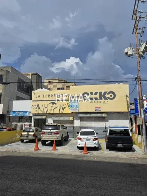 LOCAL EN AVENIDA 11 TIERRA NEGRA