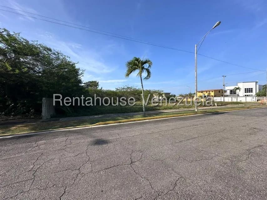 Terreno (Residencial) en Venta en Puerto Encantado, Miranda