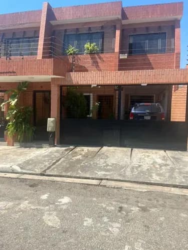Angelica Rivas Vende Town House, Res Anamariela, Prebo I.