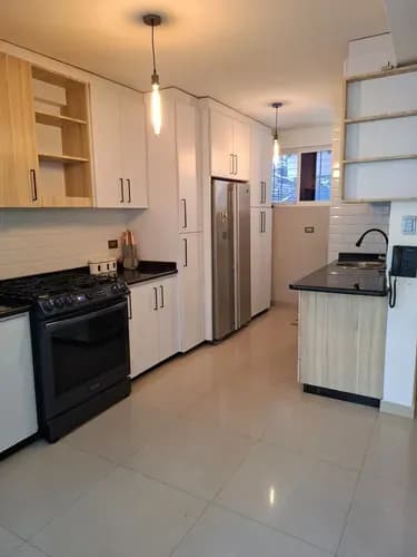 Hermoso Town House En Venta Res. Villas Menhir, Mañongo. Planta Eléctrica 50%. Gerardo