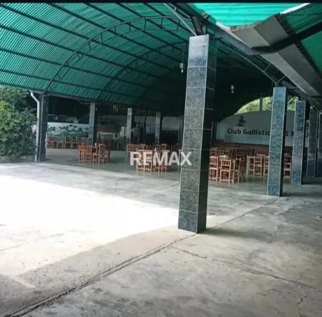 EN VENTA LOCAL COMERCIAL EN ARENALES MUNICIPIO TORRES