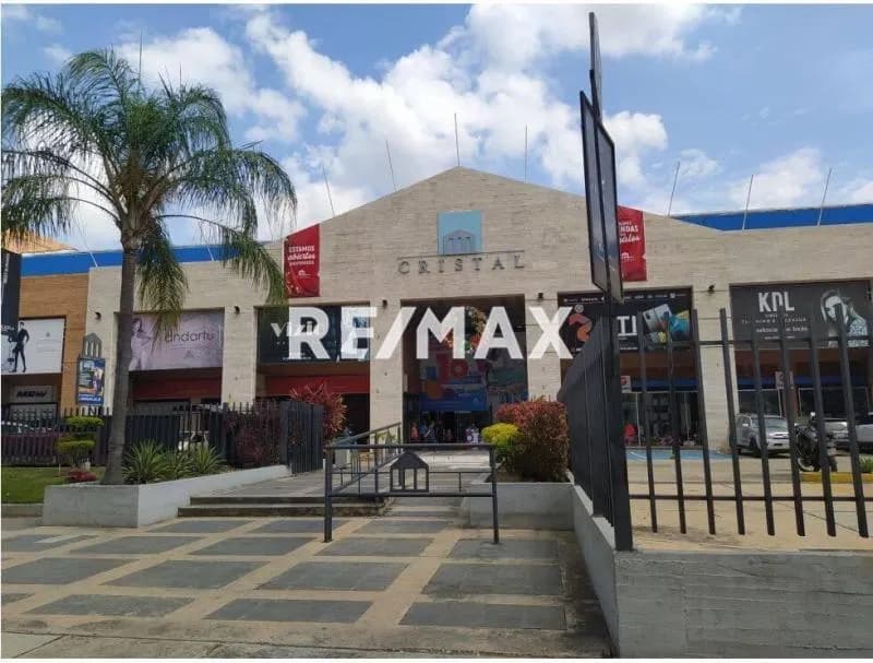 Alquiler de Local comercial en Planta baja en Centro comercial Cristal.