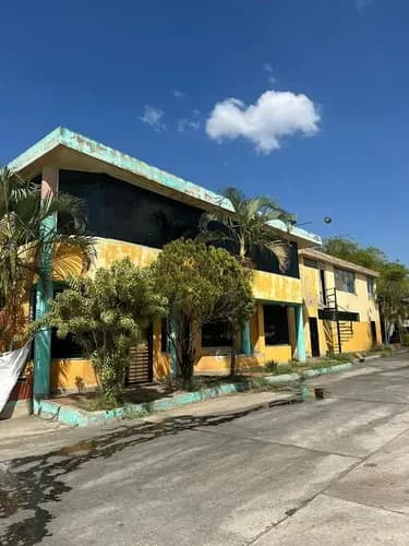 En Alquiler Patios Para Transporte 4082 Mts2 San Diego Oficina Baños Altos Portones Garita De Vigilancia Con Habitación Detrás Del Seminario Sólo Clientes Gm