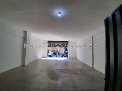 Daniela Linarez Alquila Espectacular Local Para Emprender Cualquier Tipo De Negocio Cuenta Con Amplios Espacios Funcionales, 1 Baño, Afluencia Peatonal, Centro De Barquisimeto
