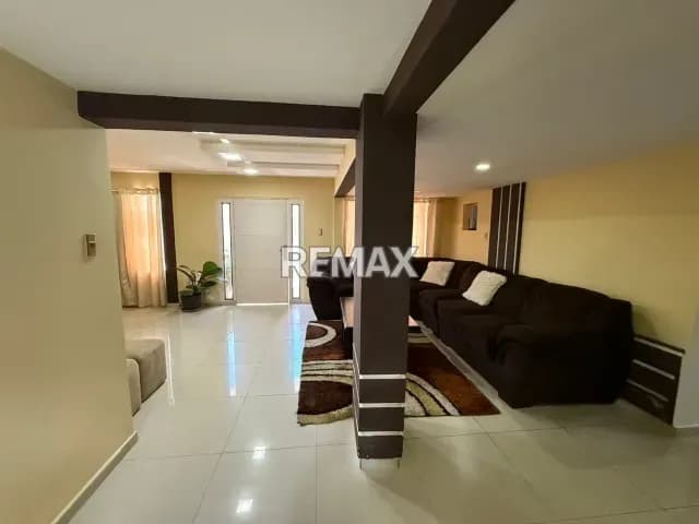 Hermosa Casa en Venta en Tamare Sector Andrés Bello. Amplios Espacios Totalmente Actualizados, Ubicada a escasos metros de Principal Alteria Vial.