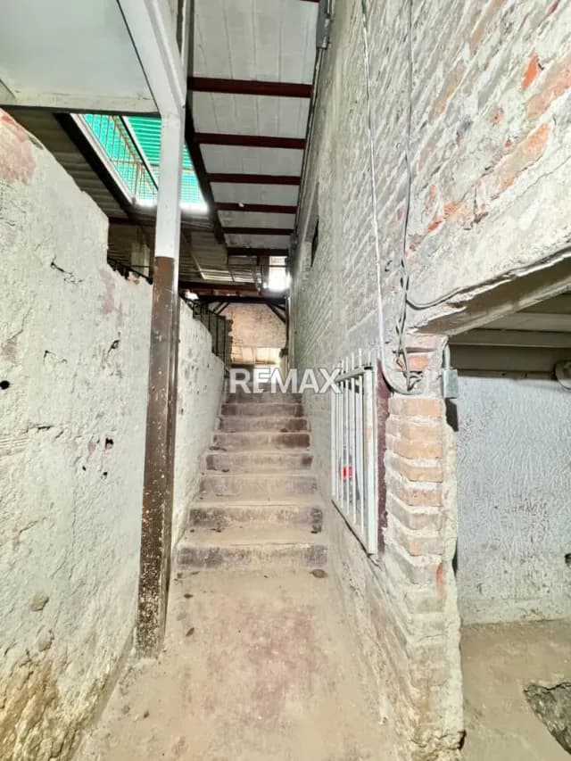 EN VENTA LOCAL COMERCIAL EN BARRIO OBRERO CALLE 11