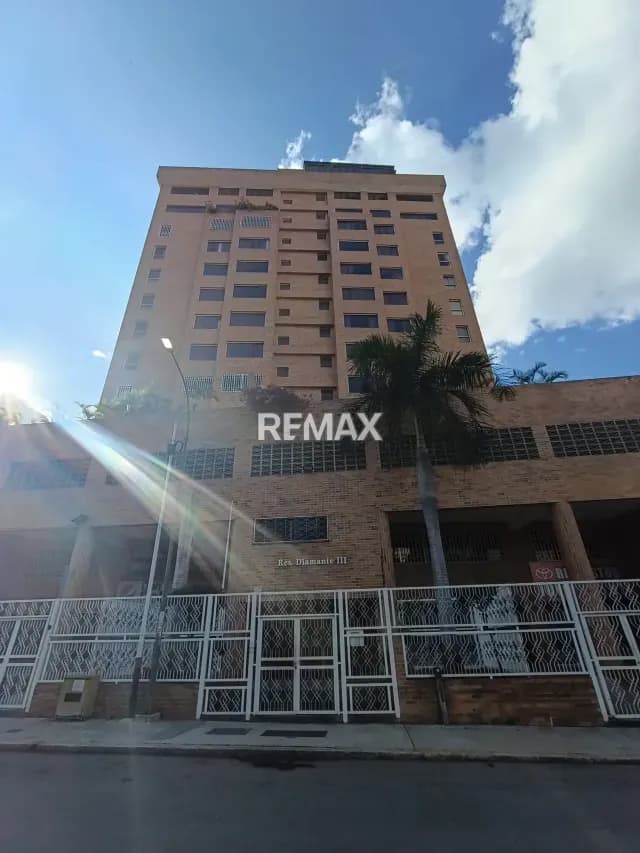 Venta de Penthouse en la Avenida Las fuentes del Paraiso